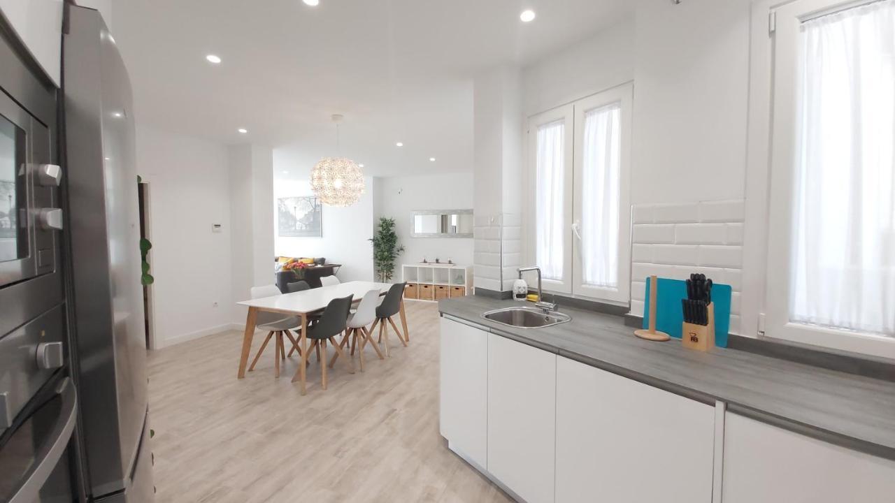 マラガDel Parque Flats Puertoアパートメント エクステリア 写真